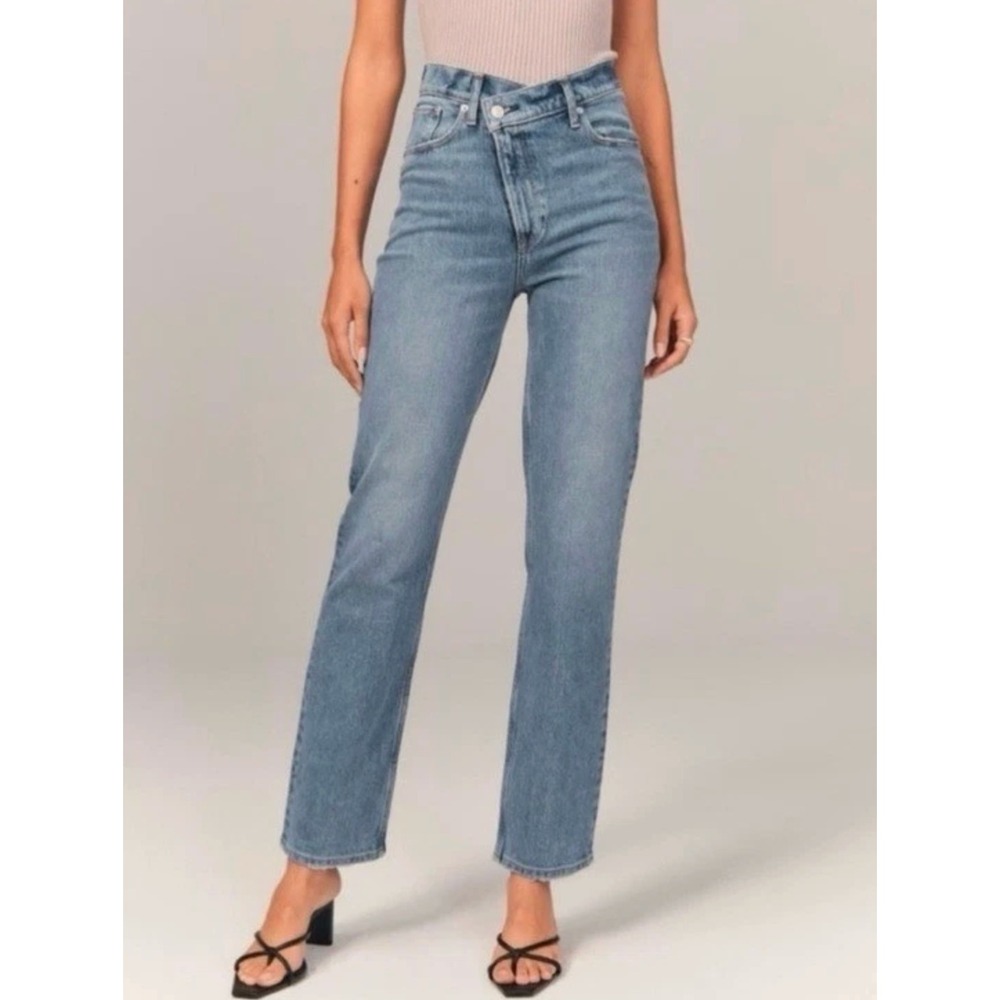 Abercrombie & Fitch Womens 90s Slim Straight Ultra High Rise Jean Size‎ 4/27